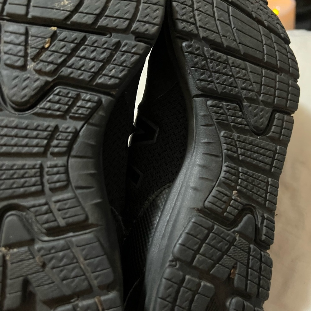 New balance size 8 black sneaker